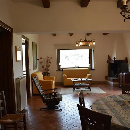 Scappo In Umbria, La Cantinetta
