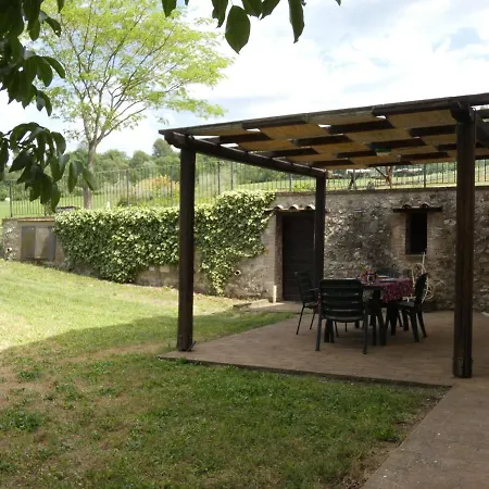 Scappo In Umbria, La Cantinetta فيلة