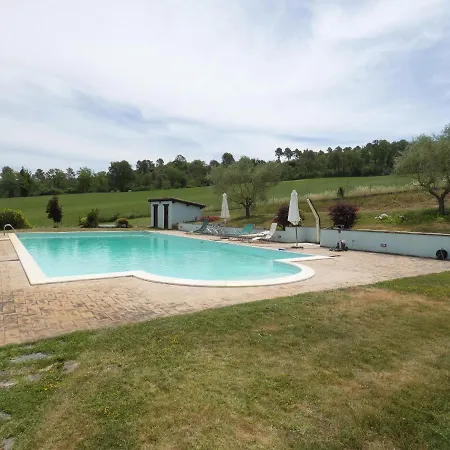Scappo In Umbria, La Cantinetta فيلة