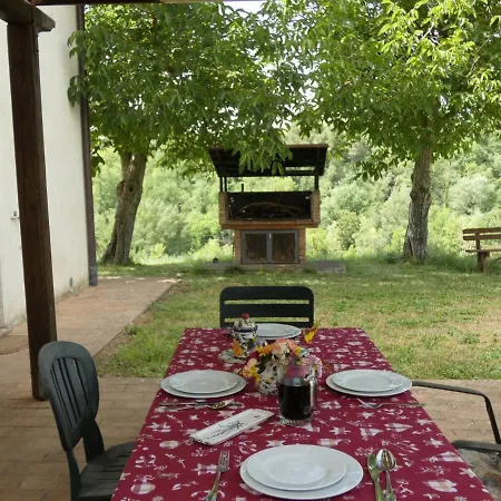 Scappo In Umbria, La Cantinetta فيلة