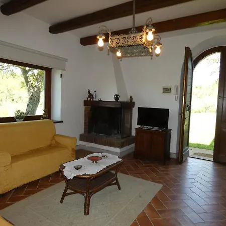 فيلة Scappo In Umbria, La Cantinetta Fiaiola