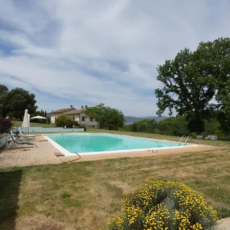Scappo In Umbria, La Cantinetta فيلة